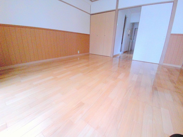 八幡ビルの居間・リビング
