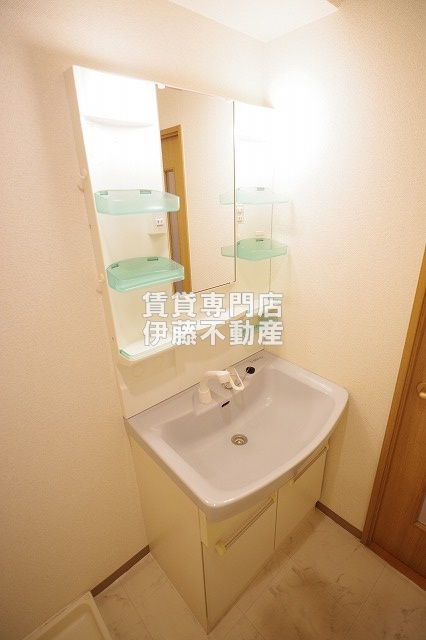 コンフォール南川の洗面所