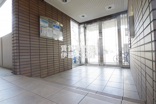 コンフォール南川のロビー