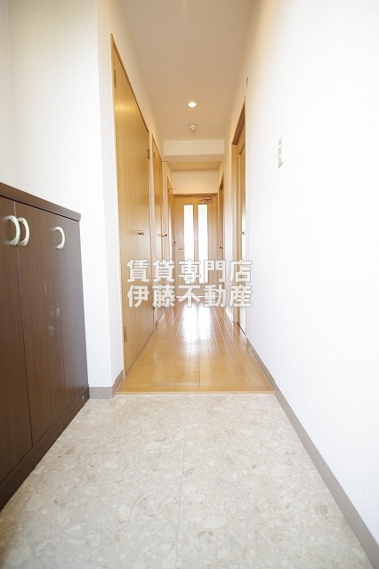 コンフォール南川の玄関