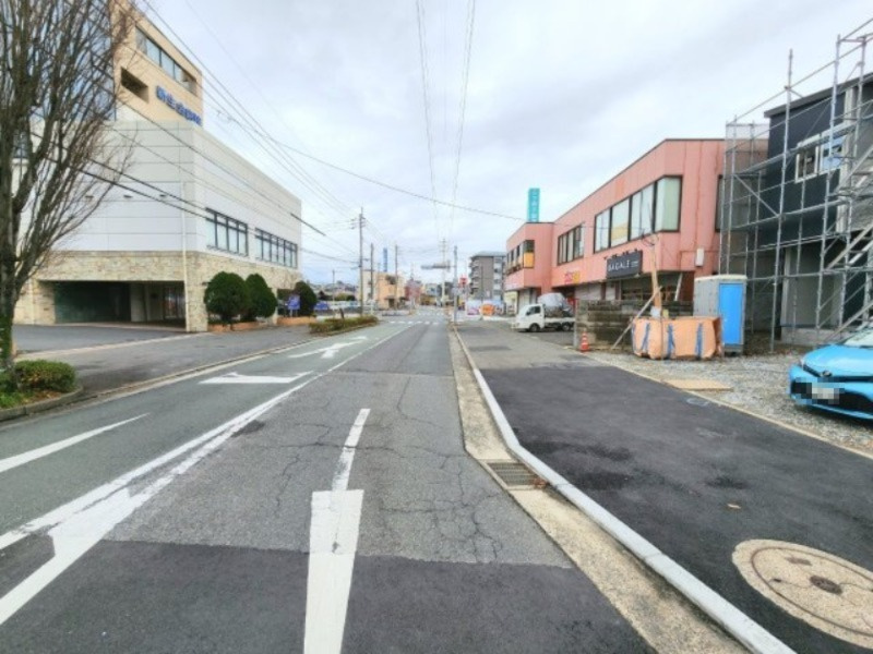 TAILOR HOUSE－テイラーハウス－八幡西区沖田４丁目　【八幡西区　新築戸建て】の前面道路含む現地写真