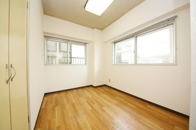 メゾンパークアベニューの洋室