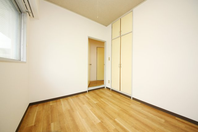 メゾンパークアベニューの洋室