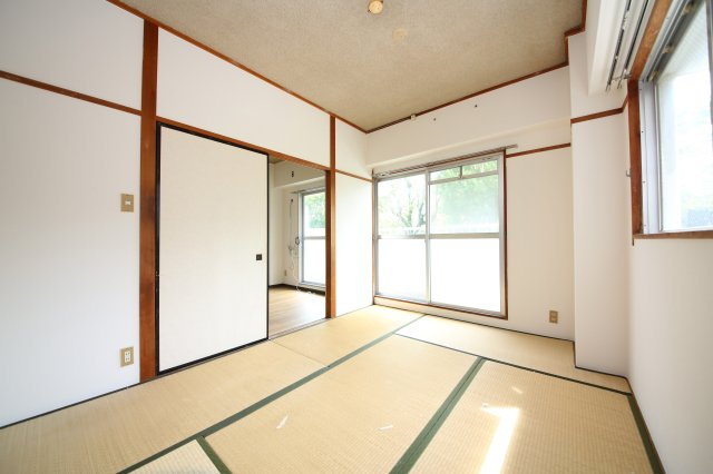 メゾンパークアベニューの和室