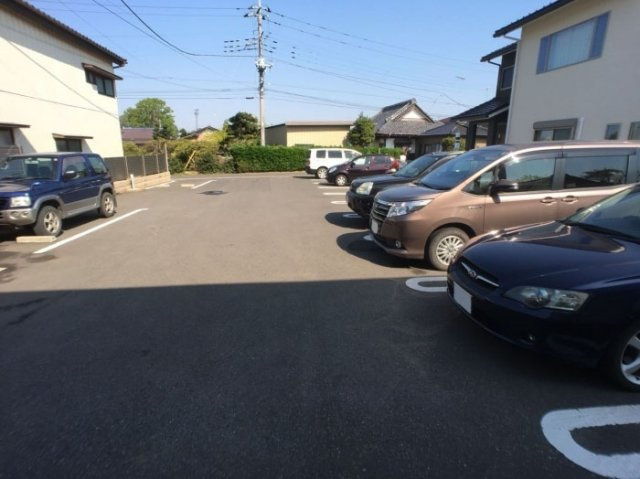 モンタンヴェールの駐車場