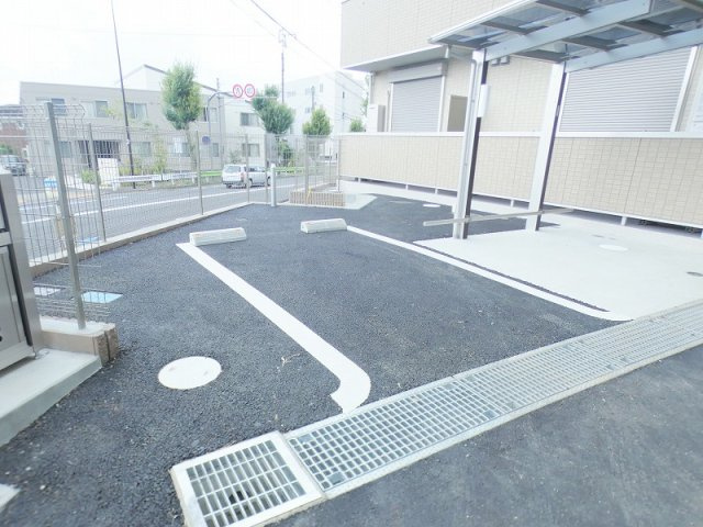 カルフールの駐車場