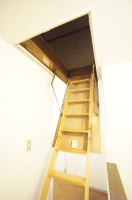 【収納】 | ラヴェニュA | 屋根裏収納