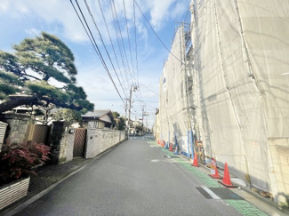 【前面道路含む現地写真】