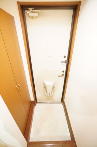 【玄関】 | FELICE・青葉の杜A | ※同物件・反転タイプの写真です。