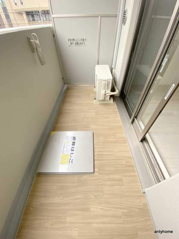 エスリードレジデンス大阪福島イースト　仲介手数料無料のバルコニー