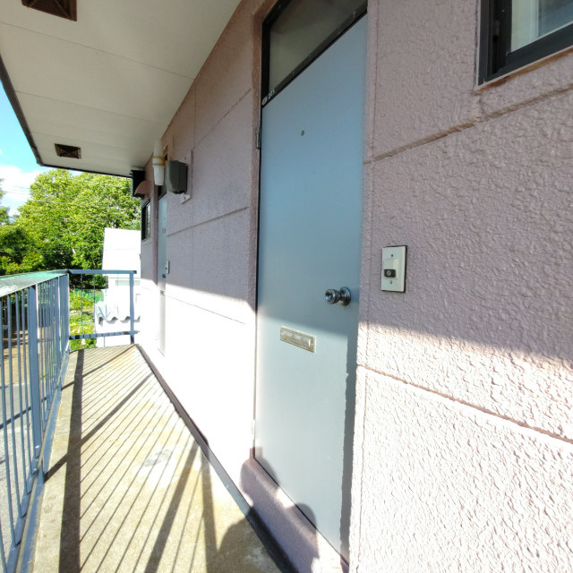 千歳ハイツのエントランス|ゆとりのあるエントランスです