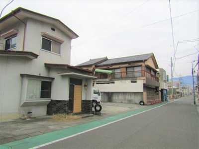 【前面道路含む現地写真】 | 中古戸建　甲府市相生２丁目 | 前面道路含む現地写真です