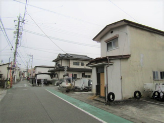 【前面道路含む現地写真】 | 外観は落ち着いています