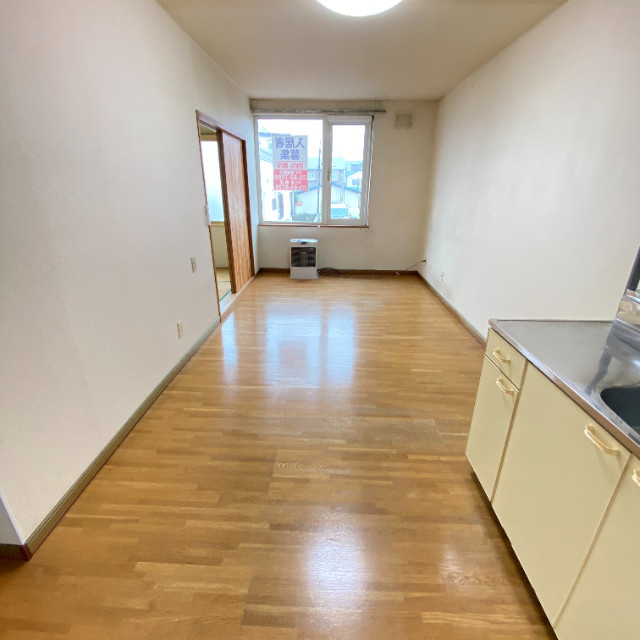 ハイツ中松の居間・リビング