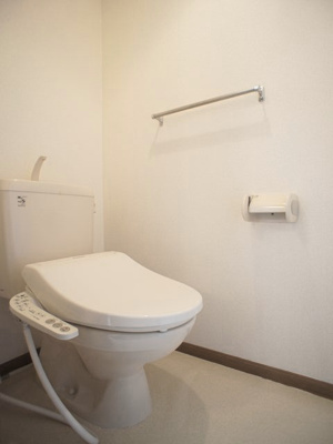 【トイレ】 | アグリーアブルハウスⅠ | 温水洗浄暖房便座機能付きです♪♪