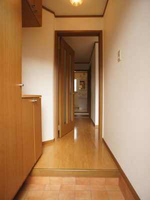 【玄関】 | アグリーアブルハウスⅠ | たくさん収納できるシューズボックスが付いています♪