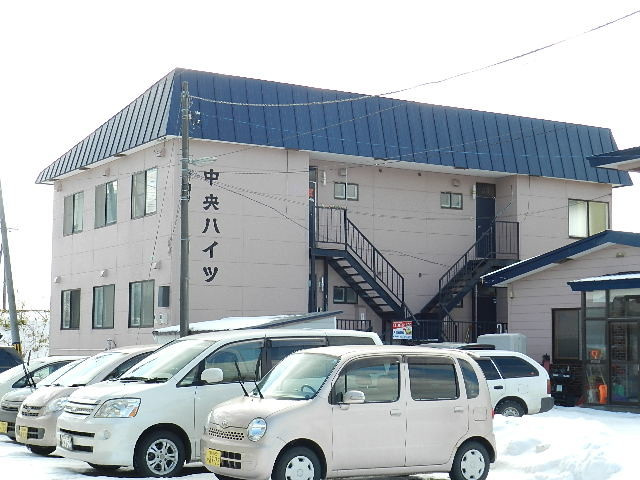 中央ハイツの駐車場|車をお持ちの方に嬉しい駐車場付きの物件です