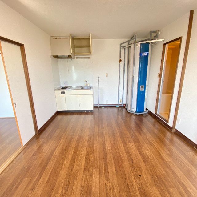 平成ハイツ２号棟の居間・リビング