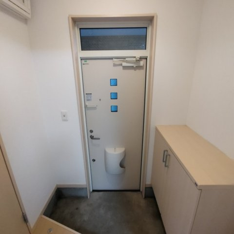 セジュール伍番館の玄関|収納もある玄関です