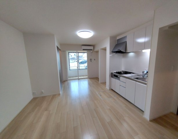 オアシス 八本松 Bの居間・リビング