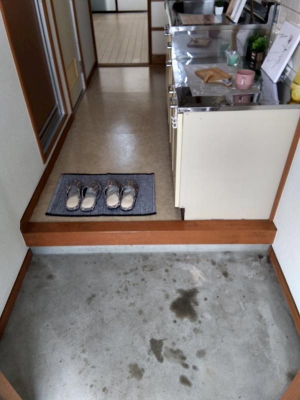 前田ハイツの玄関
