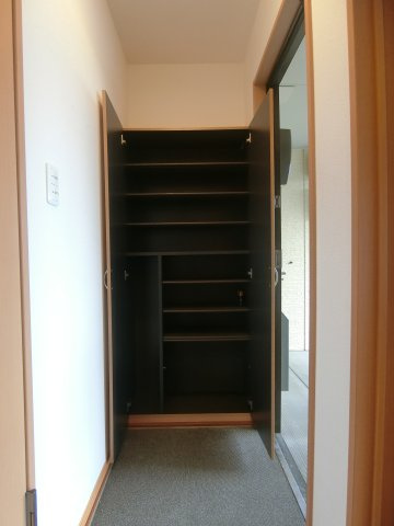 グリーンスクエアA棟の収納