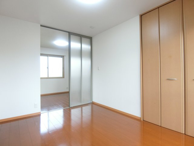 グリーンスクエアA棟の居間・リビング