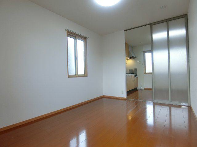 グリーンスクエアA棟の居間・リビング