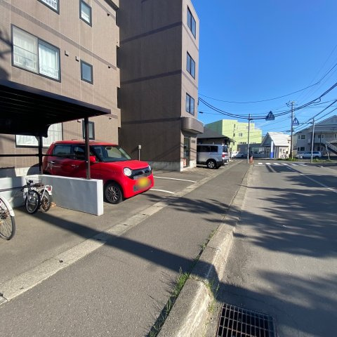 ハイツグリンサイドⅢの駐車場|駐車場があるので、車を買う予定の方も安心です