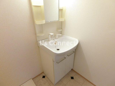 【洗面所】 | パセオプラシードⅤ | 朝の支度もスムーズな独立洗面台。