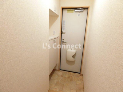 【玄関】 | パセオプラシードⅤ | 上下の下駄箱で靴も収納できます。