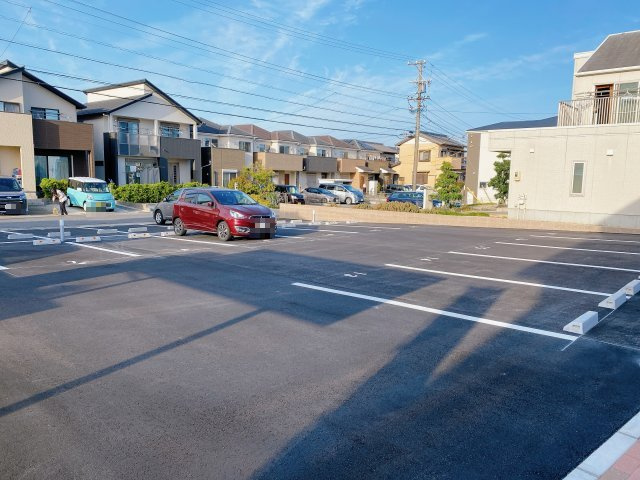 クレール　花園の駐車場