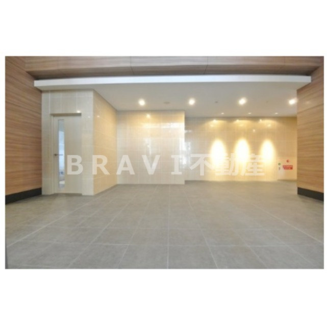 BLAU本町東（旧BPRレジデンス本町東）　BRAVI不動産のエントランス|【BLAU本町東】ゆとりのあるエントランスです