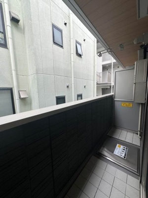 【展望】 | グランデファーレ新横浜 | バルコニーからの眺望です♪2階にあるので人目が気にならないのが嬉しいですよね☆