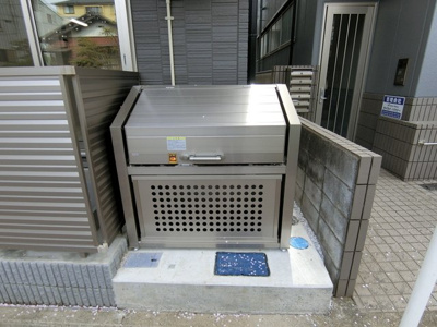 【その他共用部分】 | グランデファーレ新横浜 | 敷地内ごみ置き場でごみ出しもらくらく～♪忙しい社会人さんや学生さんにもうってつけ！