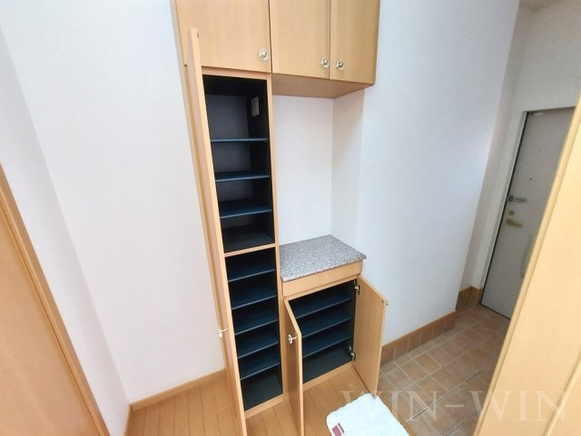 ユトリロ忠興 Bの玄関