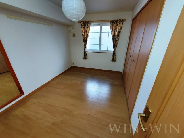 ユトリロ忠興 Bの寝室