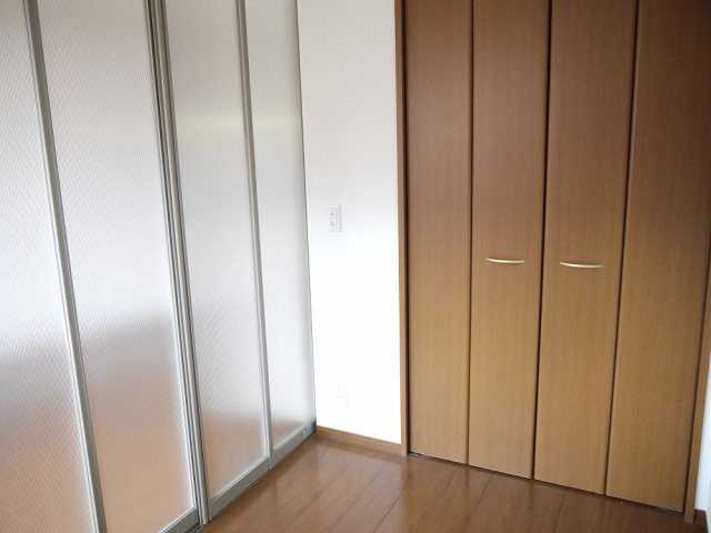 ビビッドの寝室