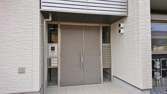 T メゾン ド ソレイユのエントランス