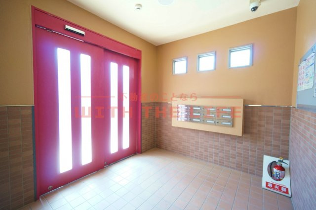 サンシャイン【キャッシュバック対象物件】のロビー|ゆとりのあるロビーです