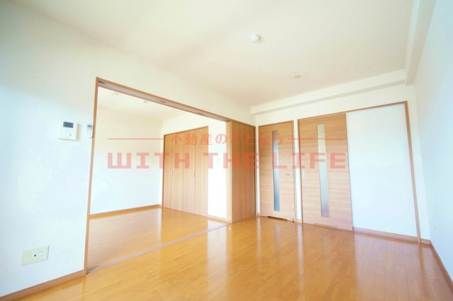 サンシャイン【キャッシュバック対象物件】の居間・リビング|ゆったり過ごせるリビングです