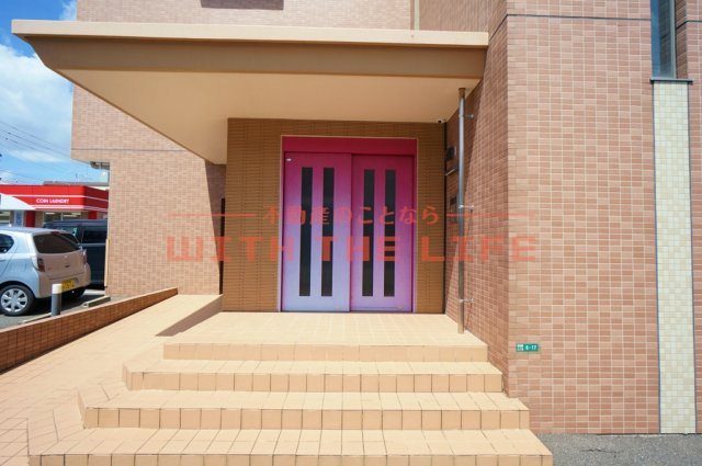 サンシャイン【キャッシュバック対象物件】のエントランス|毎日通るエントランスはこのようになっています