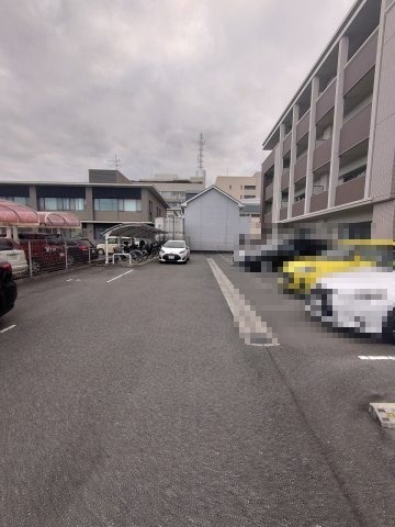 タンドルシャトーの駐車場