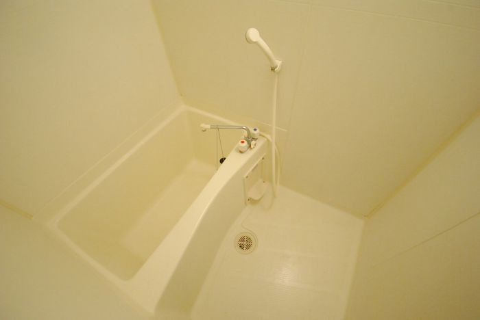 リブレア津福本町A棟の浴室|日々の暮らしに欠かせないお風呂です