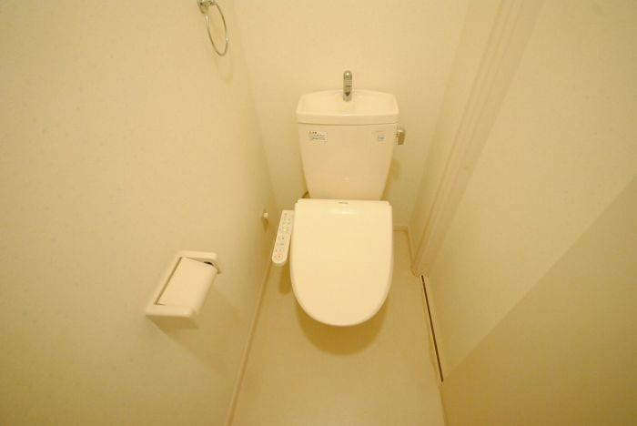 リブレア津福本町A棟のトイレ|ゆったりとした空間のトイレです