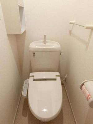 【トイレ】 | アニュー　タウン | 落ち着いた色調のトイレです