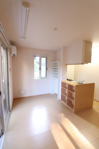 第3コスモスヴィラの居間・リビング