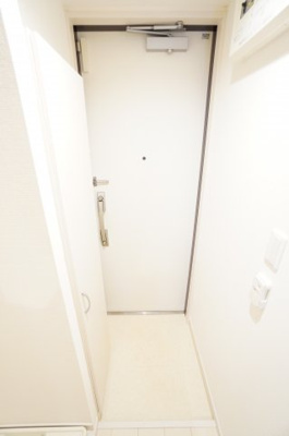 【玄関】 | リブリ・キャメリア桂 | ※同物件・反転タイプの写真です。