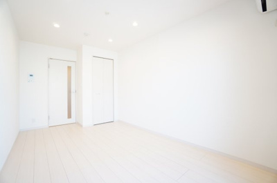 【居間・リビング】 | リブリ・キャメリア桂 | ※同物件・反転タイプの写真です。