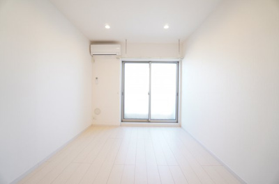 【洋室】 | リブリ・キャメリア桂 | ※同物件・反転タイプの写真です。